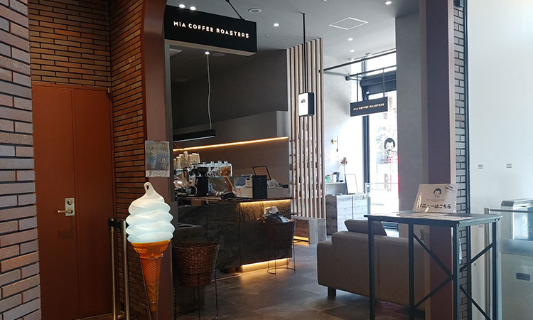 MIA COFFEE ROASTERS 青森THREE店　店内の様子